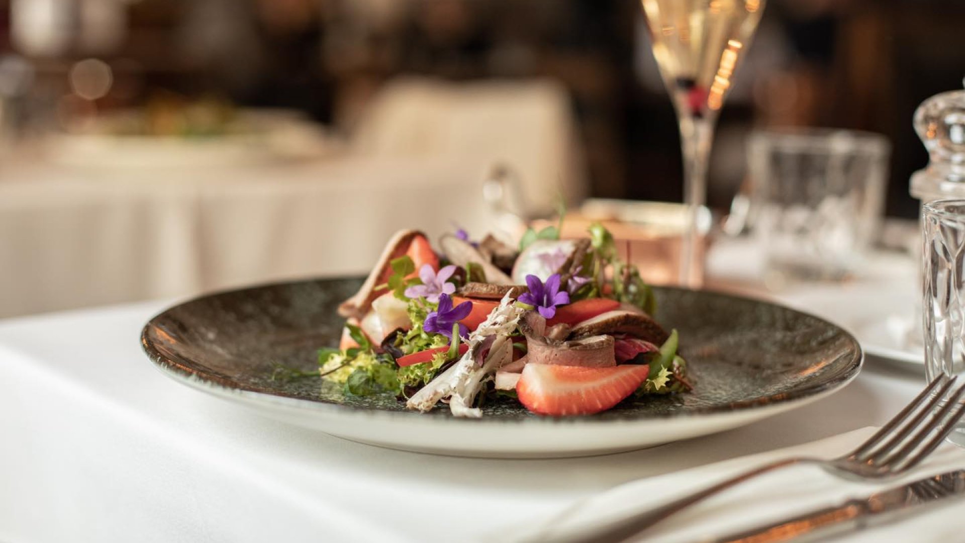 Restaurants in Budapest city centre in the spirit of culture