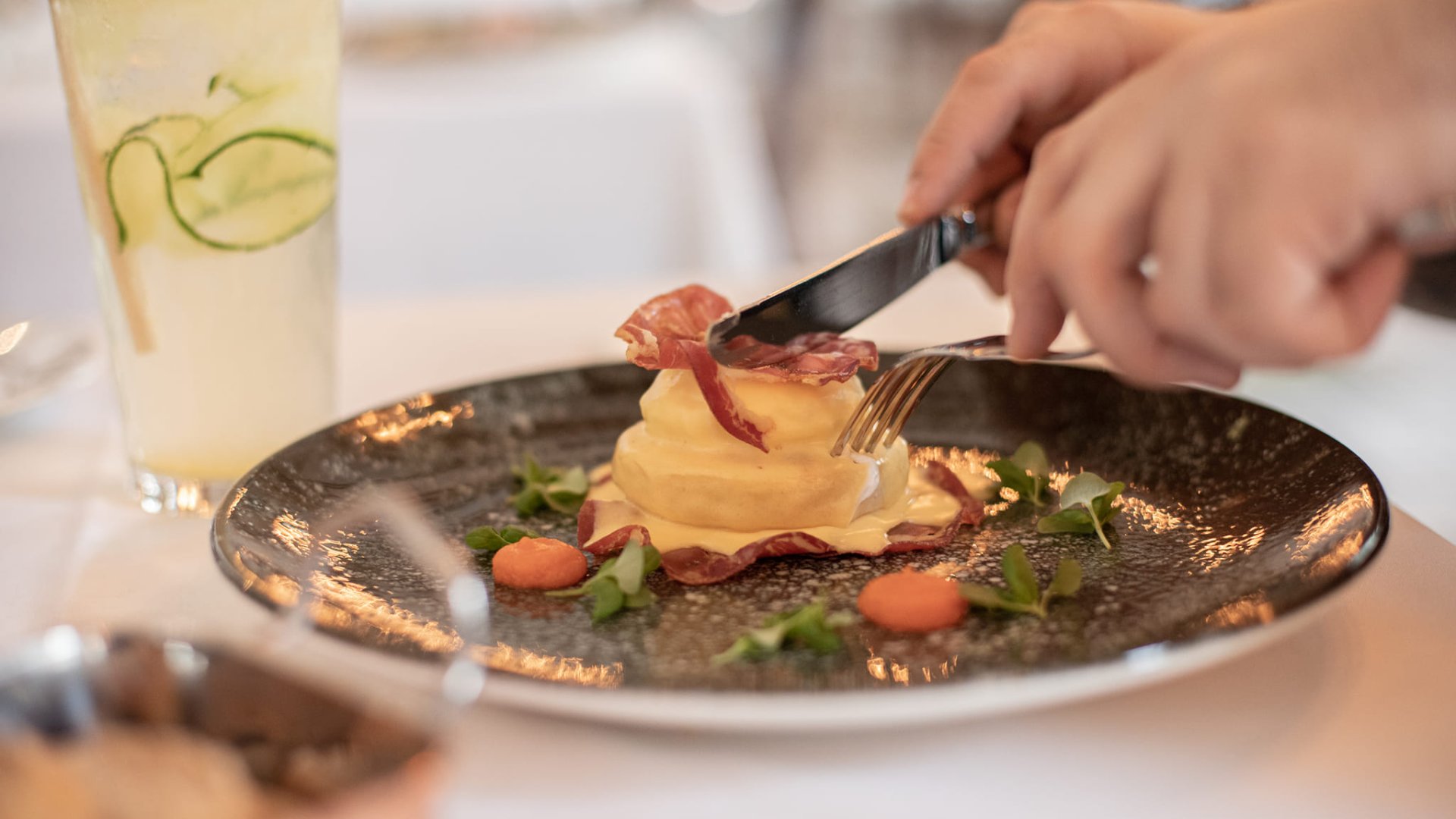 Budapest restaurant near me: delicious food in an elegant setting