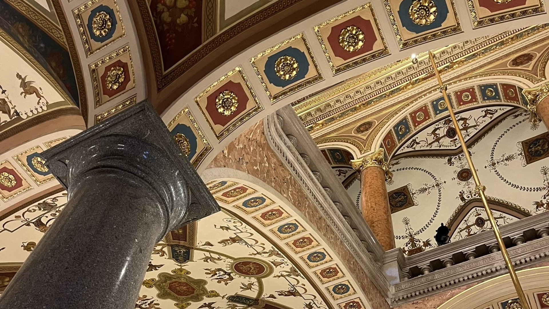 3 Reasons to Visit the Opera House in Autumn